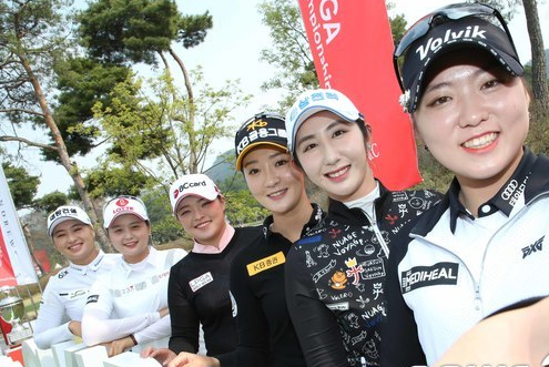 크리스 F&C KLPGA 챔피언십 우승 트로피 주인공은?   / 